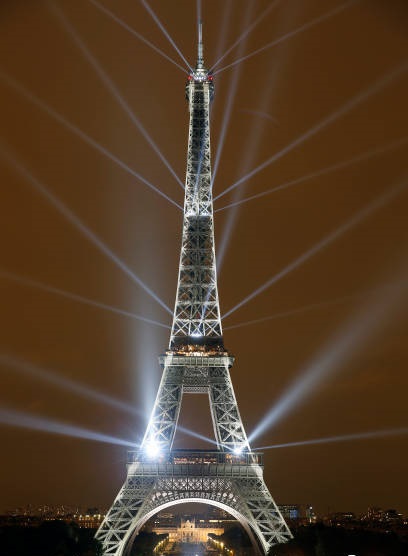 برج ایفل و ده‌ها مکان گردشگری در فرانسه از بیم اعتراض تعطیل می‌شوند