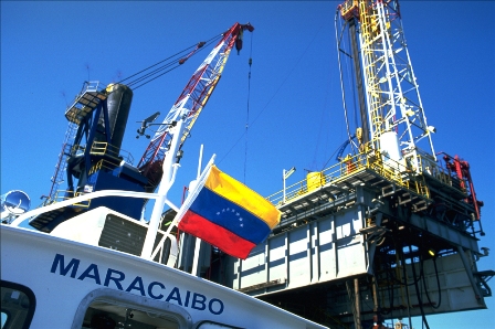 چطور نفت ونزوئلا از تابلوی معاملات جهانی حذف شد؟/نقشه جدید آمریکا برای تنگ‌تر کردن حلقه تحریم