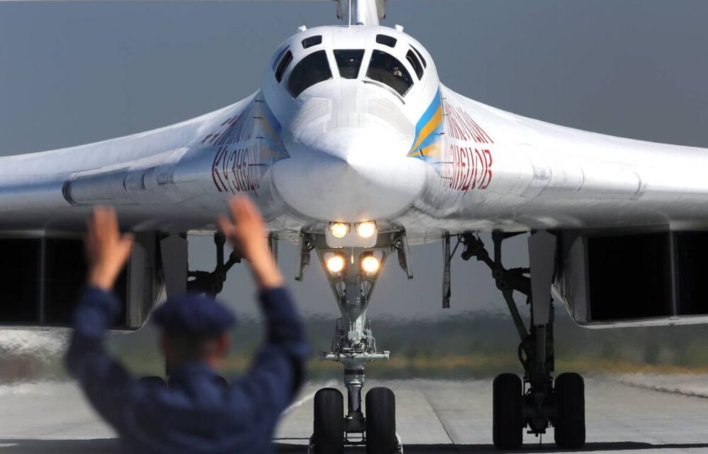 روسیه از خطرناک ترین جنگنده اتمی دنیا رونمایی کرد + فیلم
