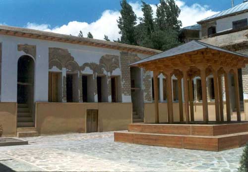 خانه تاریخیِ نیما یوشیج +عکس