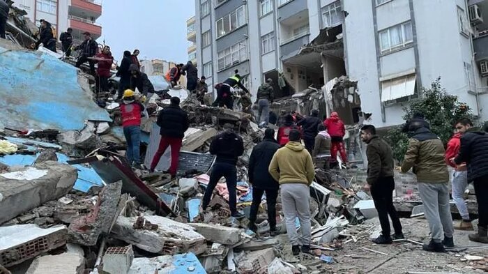 حمله شهروندان ترکیه به فروشگاه ها برای تأمین مواد غذایی + فیلم