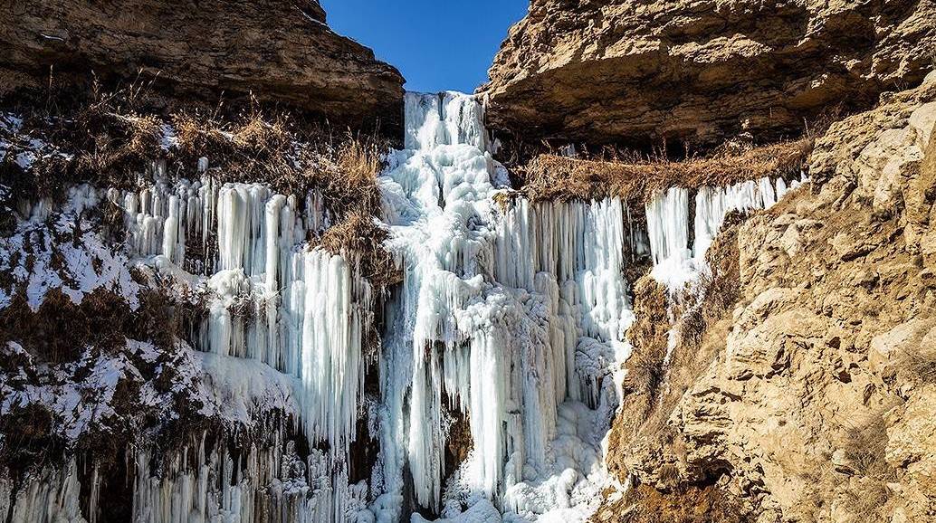 یخ زدگی چشم نواز آبشار باژرگه در ارومیه + فیلم