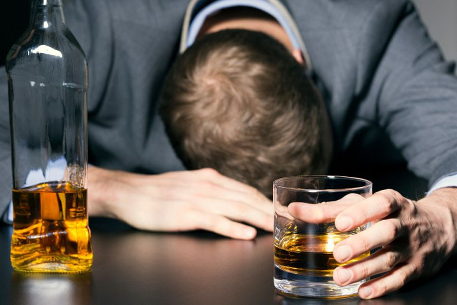 افزایش آمار کشته‌های مصرف الکل تقلبی دراهواز به ۹نفر