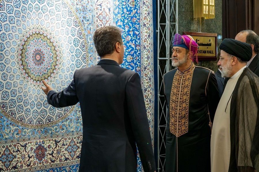 چرا سلطان عمان در تهران از عمامه بنفش استفاده کرد؟ 