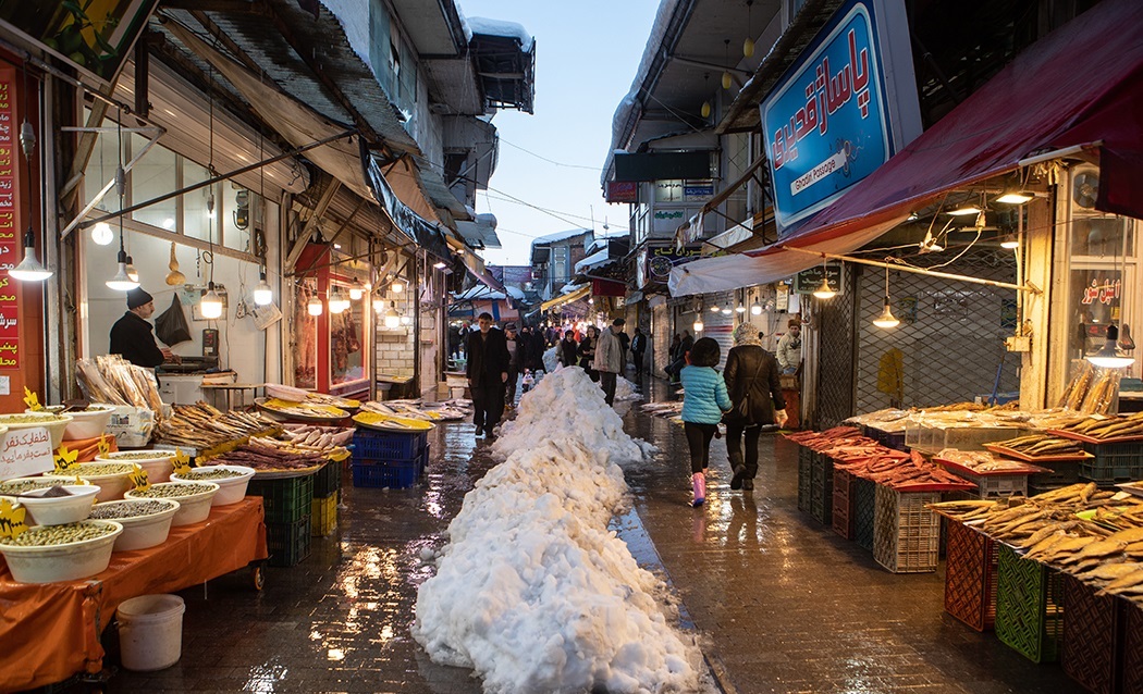 خیابان‌های رشت پس از توقف بارش برف