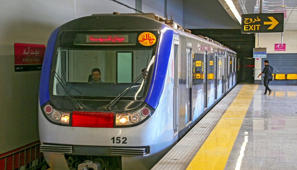 اقدام به خودکشی یک زن در مترو + جزییات