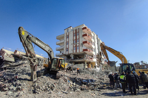 باز و بسته شدن زمین، بعد از زلزله ترکیه + فیلم