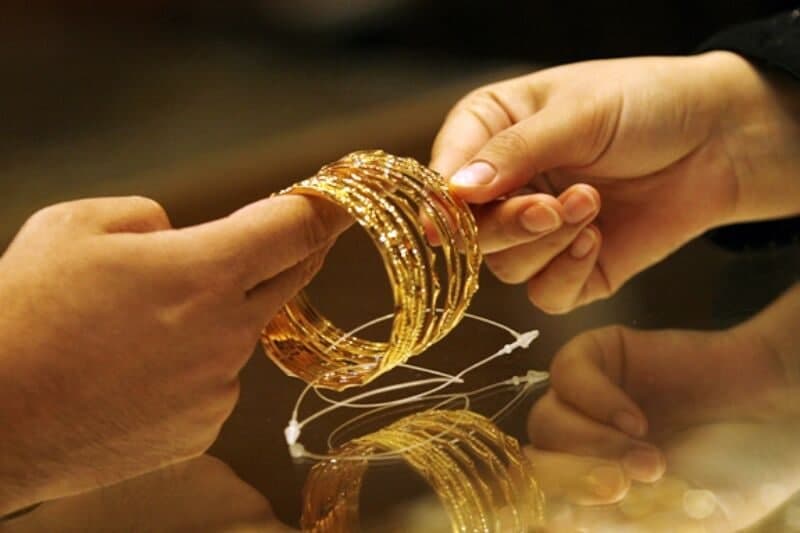 طلا آخر هفته ارزان شد / آخرین قیمت ها از بازار طلا چهارم خرداد ماه (مثقال ۱۸ عیار، طلا گرم ۱۸ عیار) 