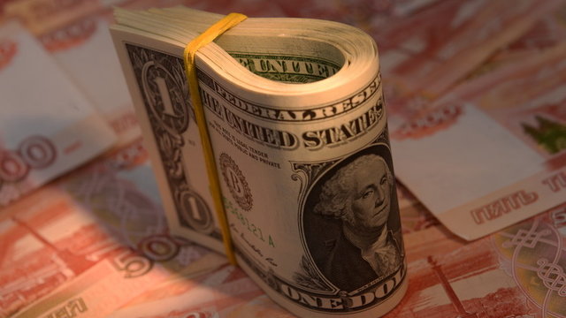 واردات ارز به ایران قاچاق نیست/ ورود دلار از افغانستان شدت گرفت