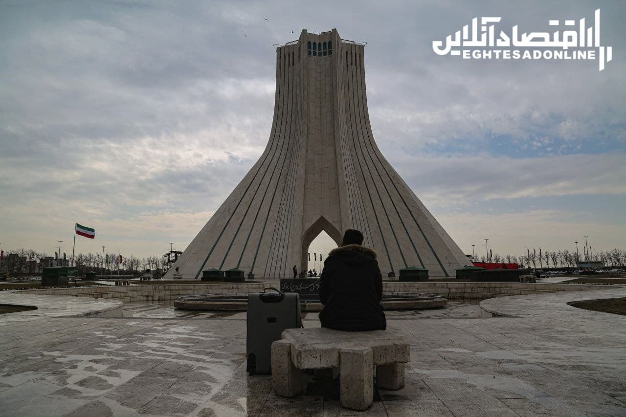 تهران بارانی از نمای برج آزادی 